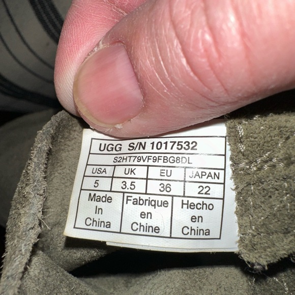 Ugg boots sz-5. Suede Olive - Picture 6 of 7